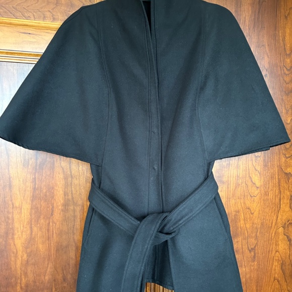 Black Tahari Coat, Size Medium, Medium Weight, Modern With Belt, Very Cute - Picture 7 of 9